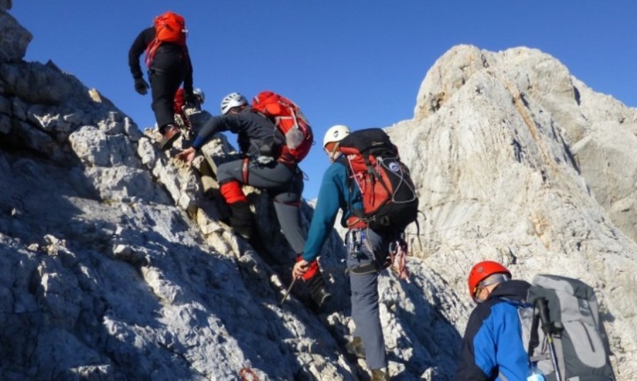восхождение альпинистов