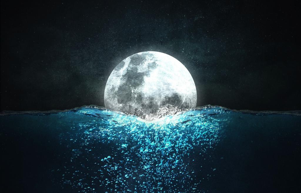 Луна в воде.