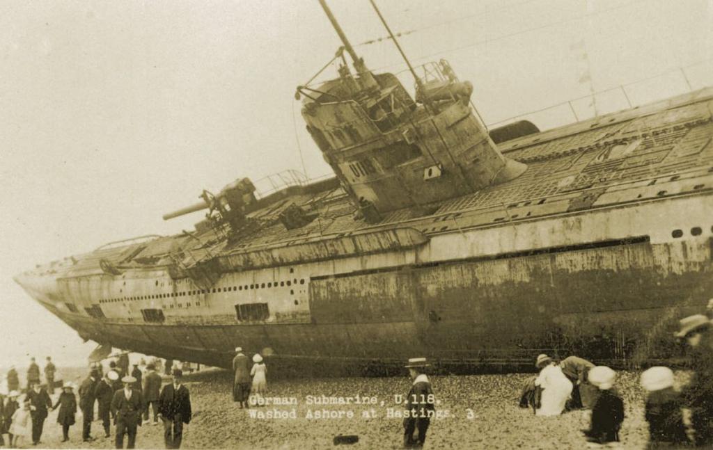 Старая открытка с немецкой подводной лодкой.