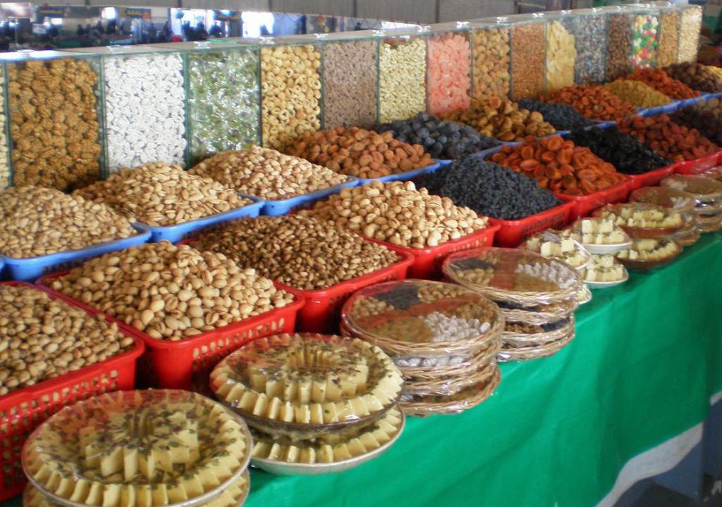 Разнообразие базара Чорсу в Ташкенте