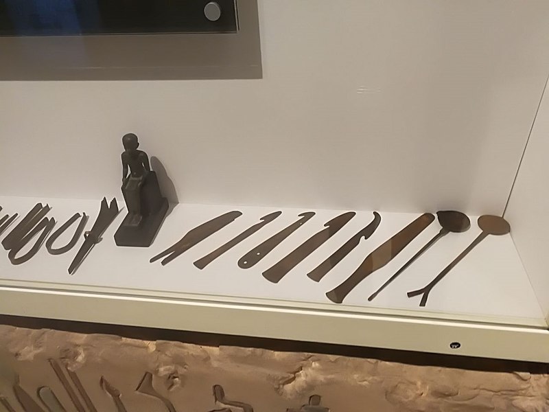 Хирургические инструменты в каирском музее