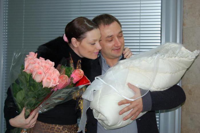 Александр пряников с женой