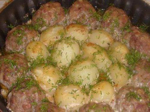Картошка с котлетами в духовке