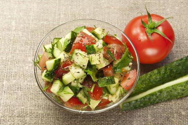 why you should not eat cucumbers with tomatoes