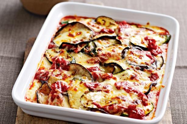 Baked eggplant with zucchini