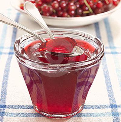 Barberry jam in a slow cooker