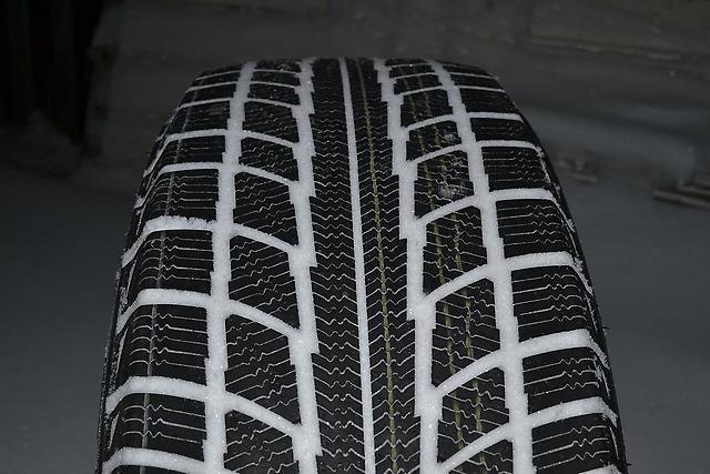 Tire tread Triangle TR777