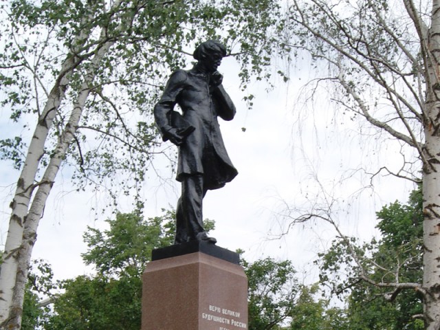 Памятник Белинскому в Чембаре