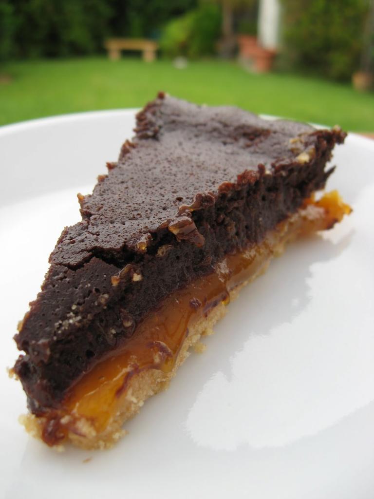 Cake with dried apricots