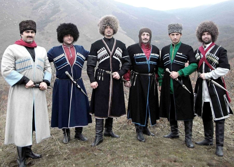 Кавказская мужская одежда