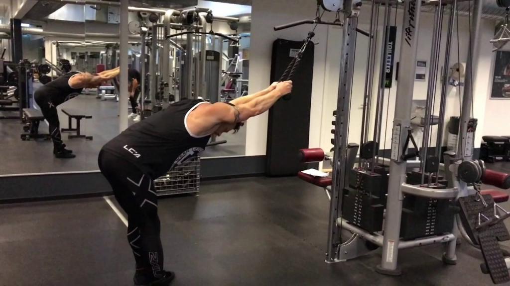 Lat Pulldown техника