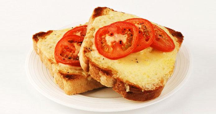 Тост с сыром и томатом