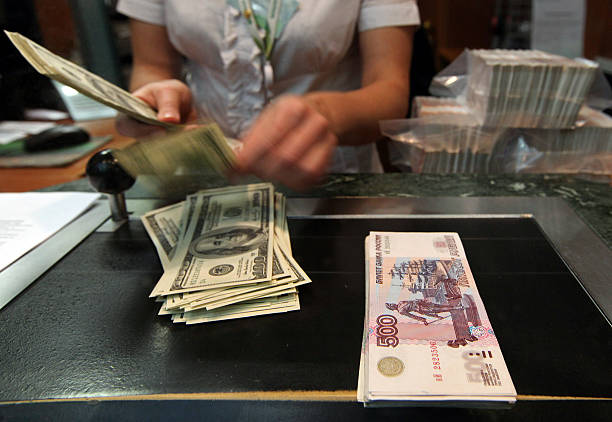 Поменять доллары на рубли обмен валют русский стандарт