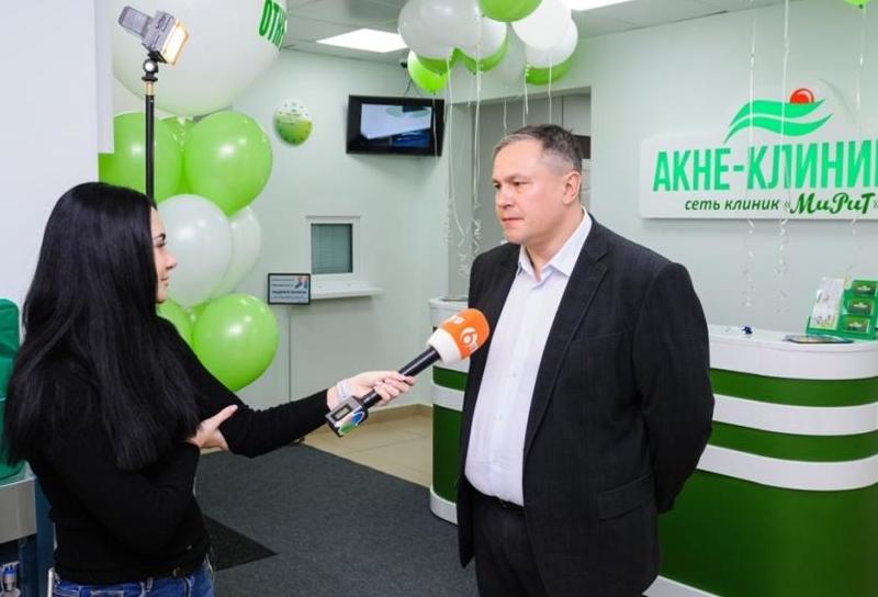 Константин Ананьев дает интервью
