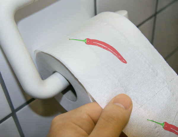 Рисунок перца на туалетной бумаге