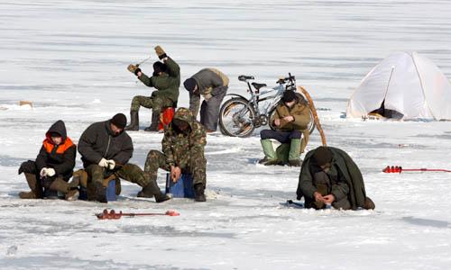 Зимняя рыбалка на Никольском рукаве.