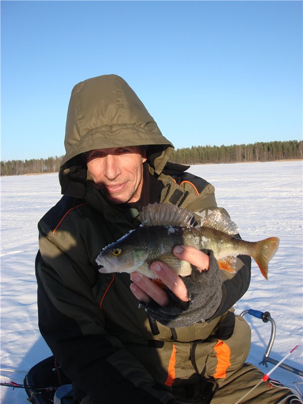 Зимняя рыбалка на Малиновском озере.