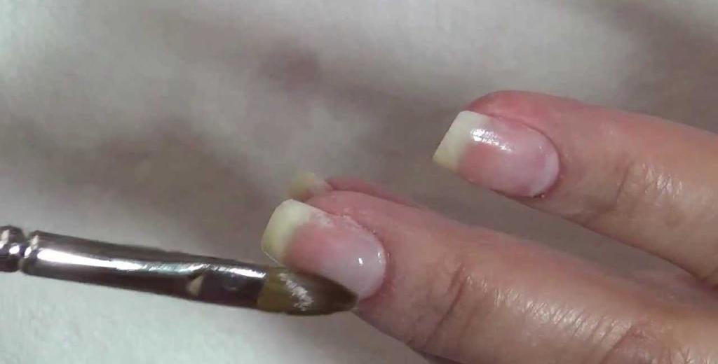 Укрепление натуральных ногтей акрилом: техника выполнения, особенности процедуры, плюсы и минусы, отзывы