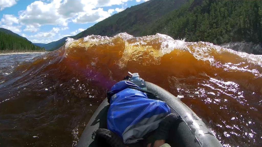 rafting on the Olekma river