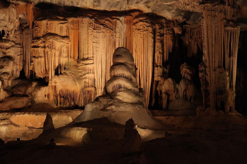 красивая пещера