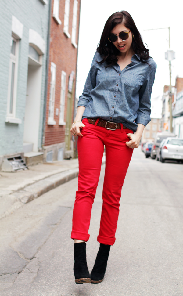 Красные джинсы женские с чем носить фото