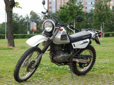 Обзор мотоцикла Suzuki Djebel 200 (DR 200 SE)