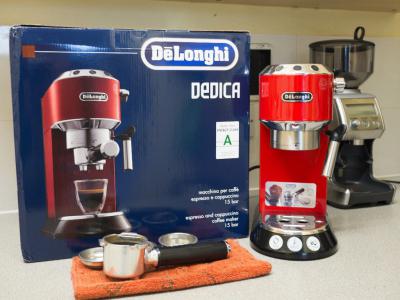 кофеварка рожковая DeLonghi EC 680