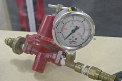 Чем отличается давление воды от давления воздуха? Формула давления жидкого или твердого тела. Как найти давление (формула)?